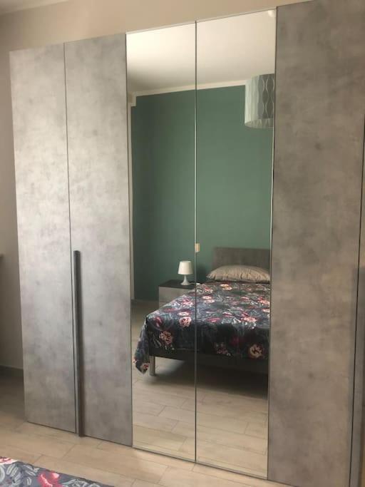Appartamento Veronica, Per Lavoro E Relax Corsico Luaran gambar