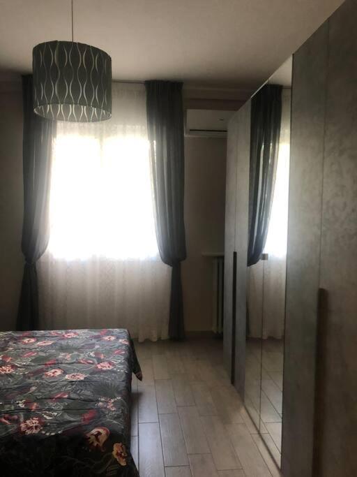 Appartamento Veronica, Per Lavoro E Relax Corsico Luaran gambar